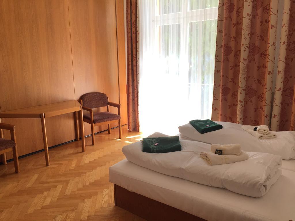 See-Hotel Post Am Attersee Вайсенбах ам Атерзее Стая снимка