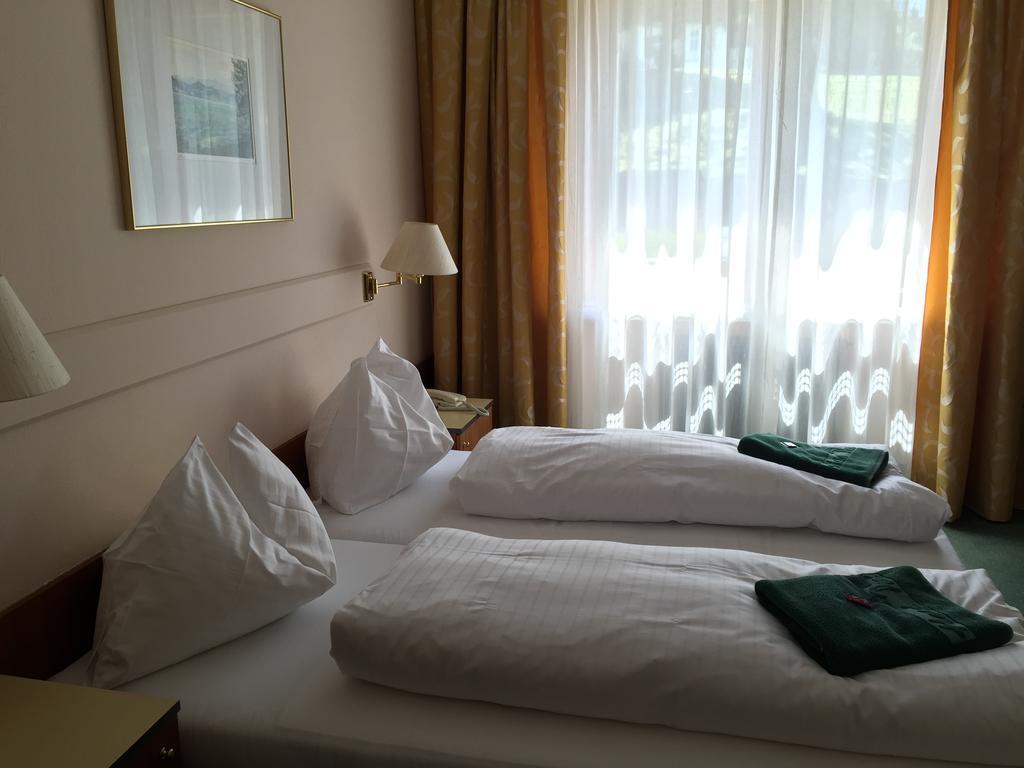 See-Hotel Post Am Attersee Вайсенбах ам Атерзее Стая снимка